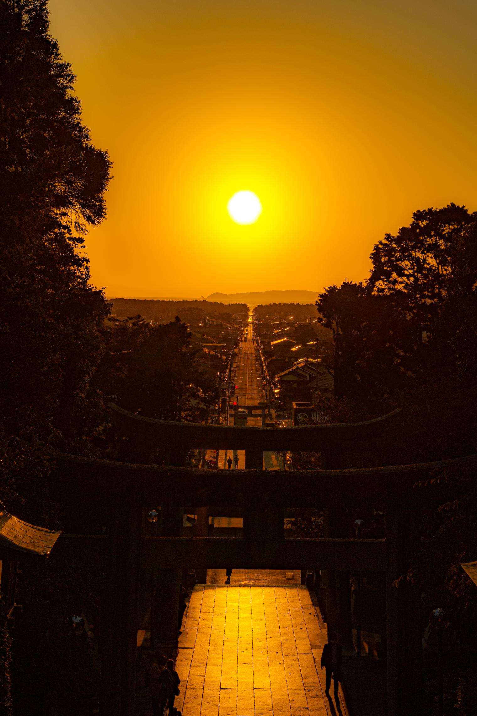 【宮地嶽神社】光の道 夕陽のまつり