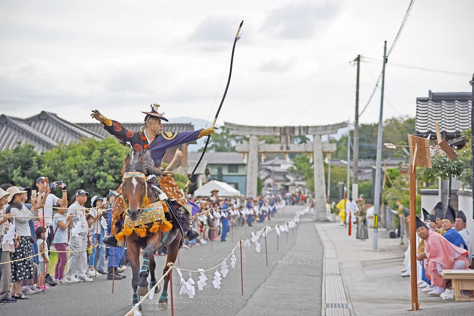 鶴岡八幡神社例大祭「宮日祭・流鏑馬」（香春町）