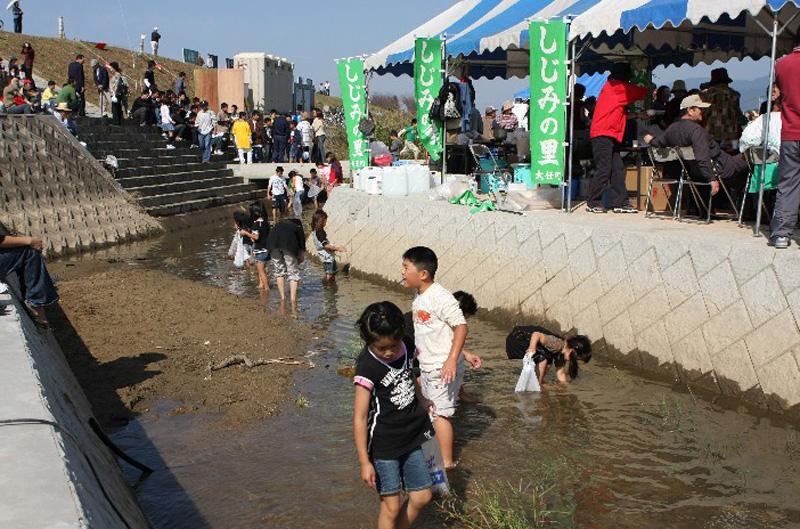 Freshwater clam festival